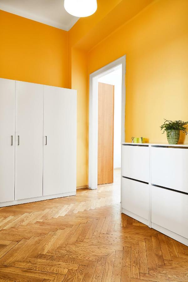 Green Yard Apartment Krowoderska Street كراكوفيا المظهر الخارجي الصورة